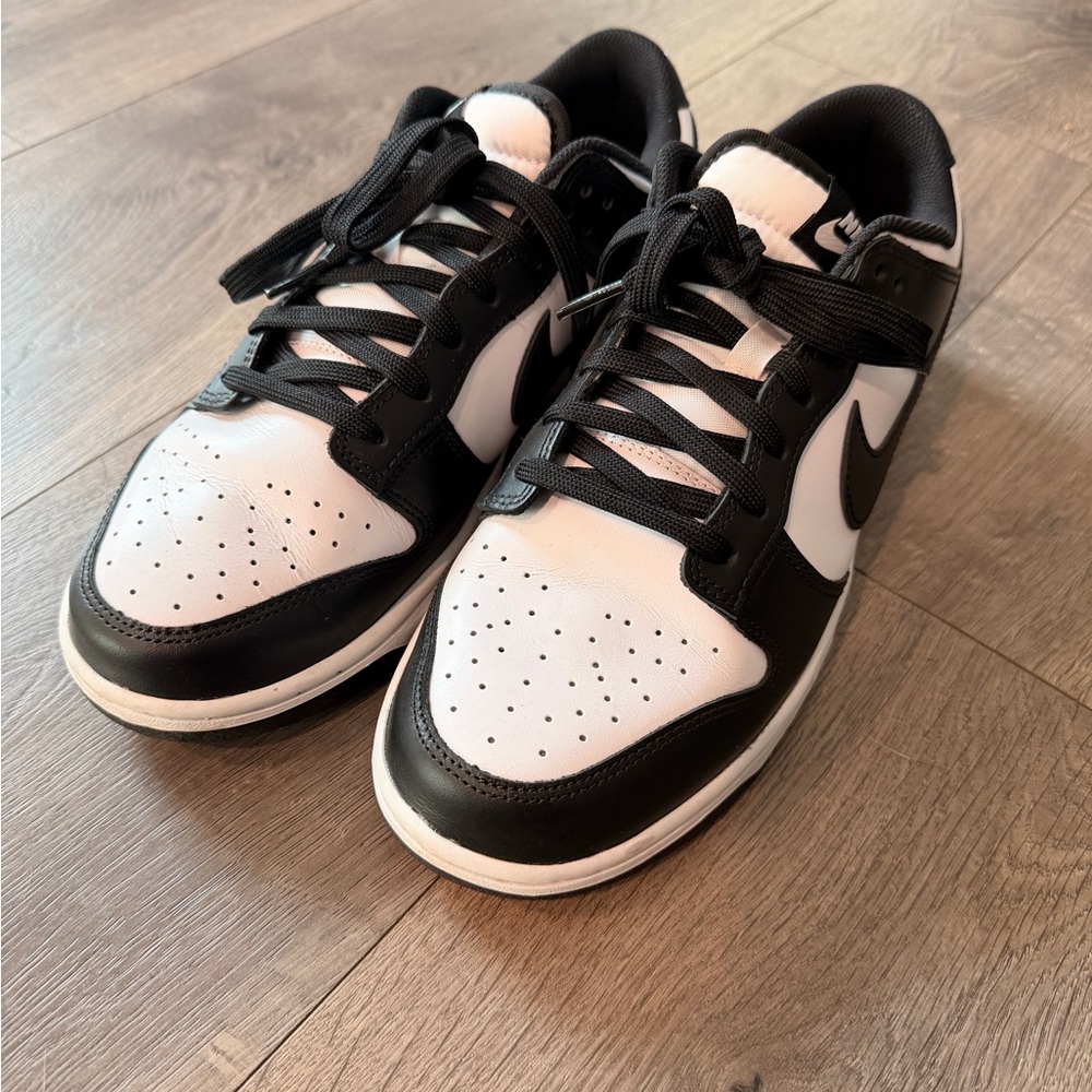Nike Women’s Dunk Low Sneakers